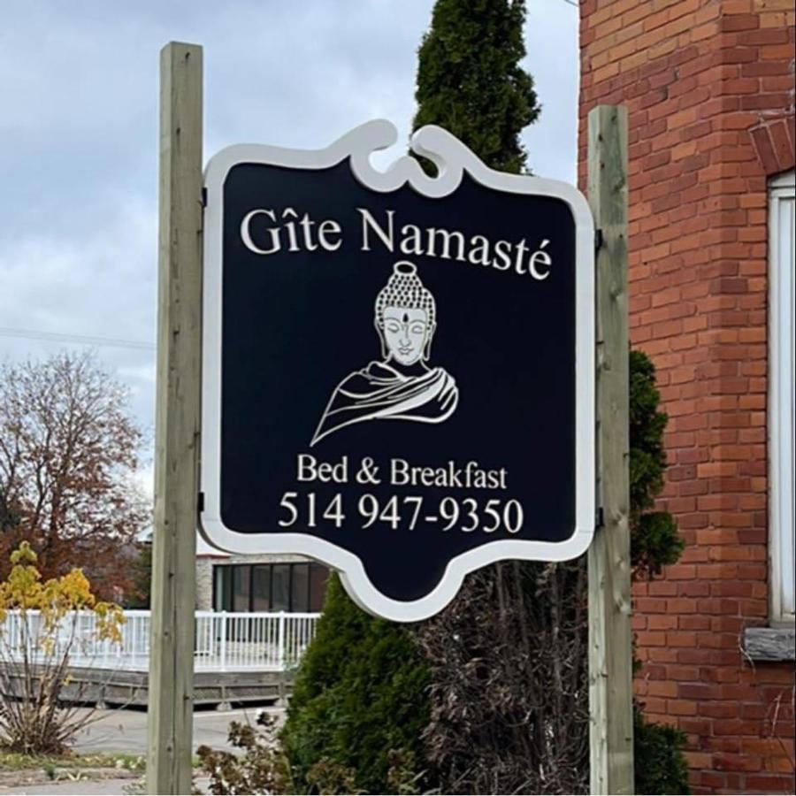 Auberge Et Bistro Namaste Lachute Exterior photo